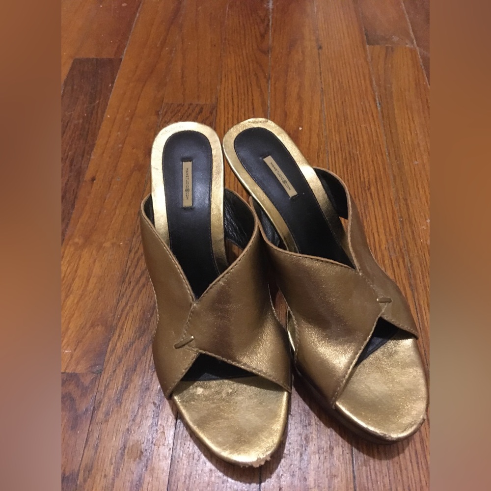 Gold Max Studio heel Size 6.5 Hot 🔥👡